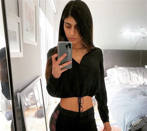 mis khalifa|Former porn star Mia Khalifa has revealed why her OnlyFans。